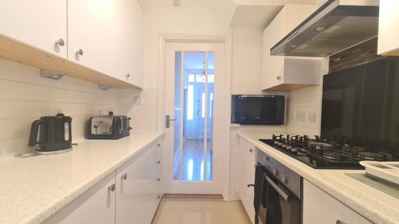 Cosy Room In East Ham London Exterior photo